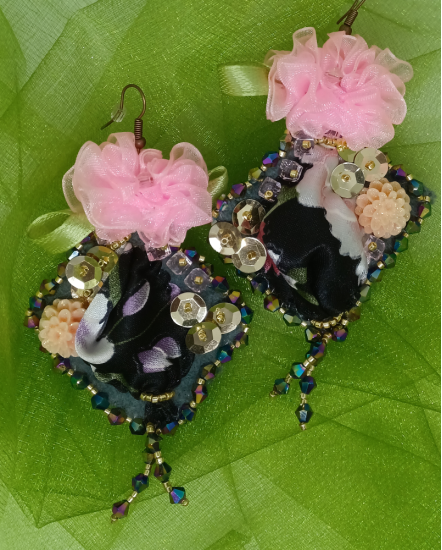 Šité dizajnové náušnice "Sen Dubaja"